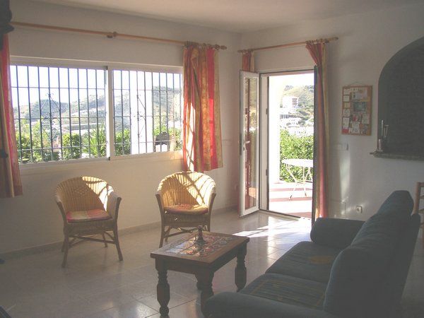 MP Wohnzimmer und Terrasse.jpg